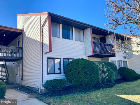f20 Avon Drive, East Windsor, NJ 08520