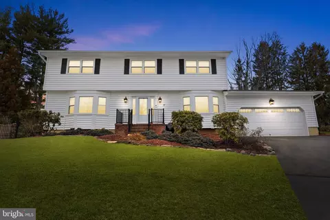 17 Yeger Rd, Princeton Junction, NJ 08550