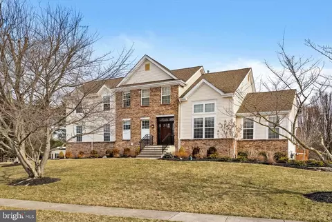16 Meyers Ct, Robbinsville, NJ 08691