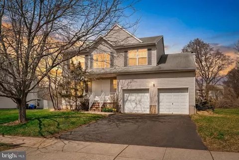 23 Sundew Dr, Ewing Twp, NJ 08560