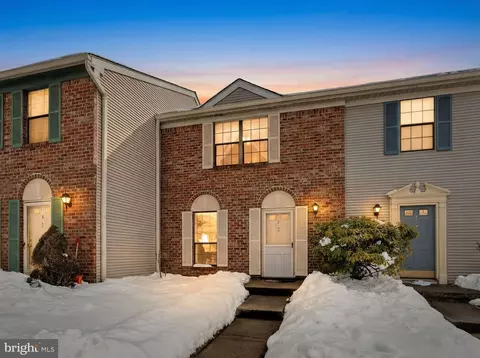 2 Britton Ct, Lawrenceville, NJ 08648