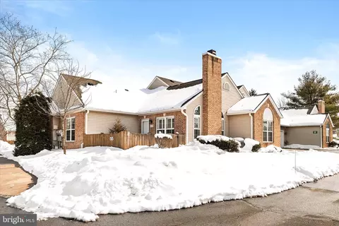 55 Woolsey Ct, Pennington, NJ 08534