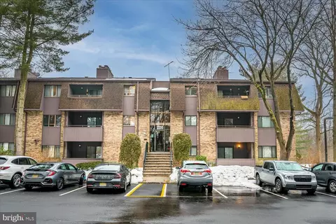 2211 Old Stone Mill Dr, East Windsor, NJ 08512