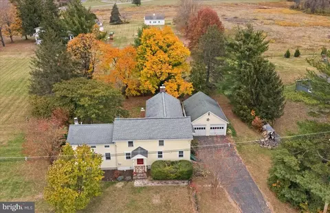 209 Harbor Woodsville, Hopewell, NJ 08530