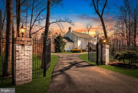 270 Wendover Dr, Princeton, NJ 08540