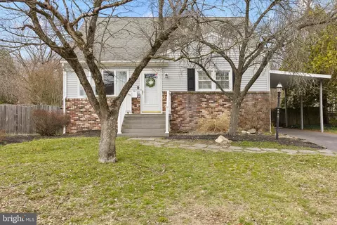 82 Armour Ave, Hamilton, NJ 08619