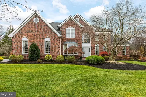 10 Caroline Dr, Princeton, NJ 08540