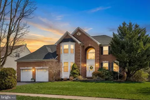 2 Carriage Ct, East Windsor, NJ 08520