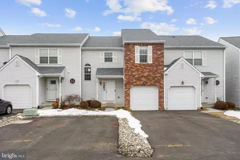 22 Crockett Ln, Ewing, NJ 08628