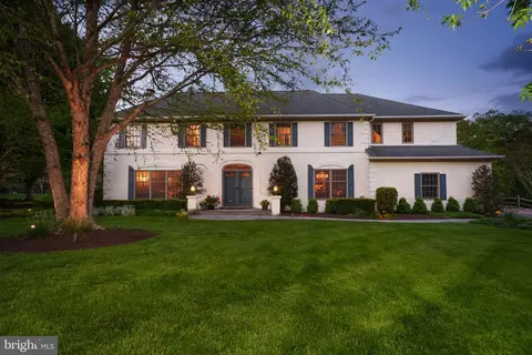 4 Chatsworth Ct, Lawrence Township, NJ 08648