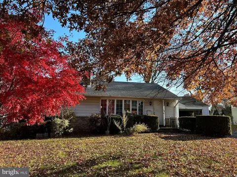 134 Villanova Dr, Lawrence Township, NJ 08648