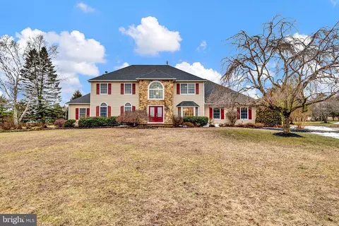 10 Madaket Ln, Pennington, NJ 08534