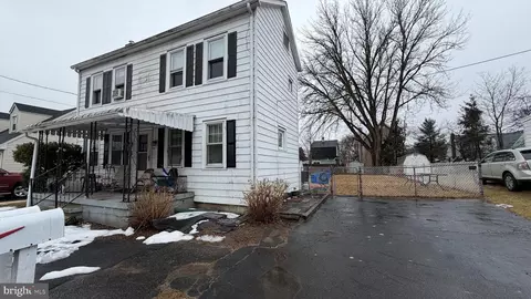 31 Bismark Ave, Hamilton, NJ 08610