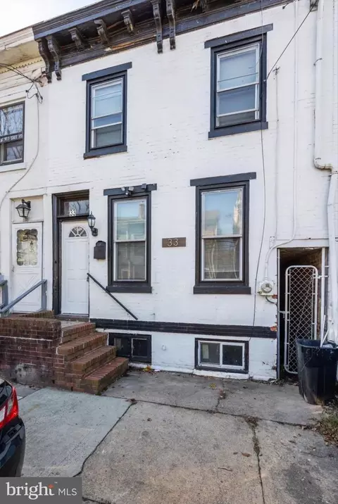 33 Oak St, Trenton, NJ 08618