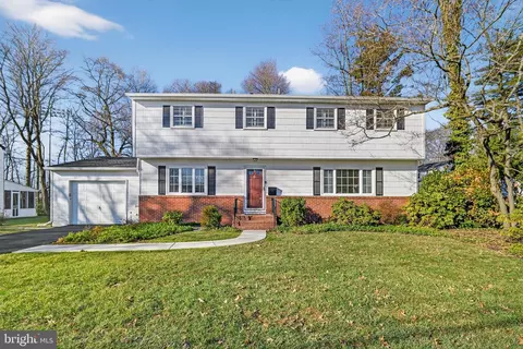 9 Rydal Dr, Lawrence Township, NJ 08648
