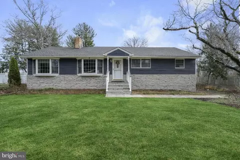 1212 Bear Tavern Rd, Titusville, NJ 08560
