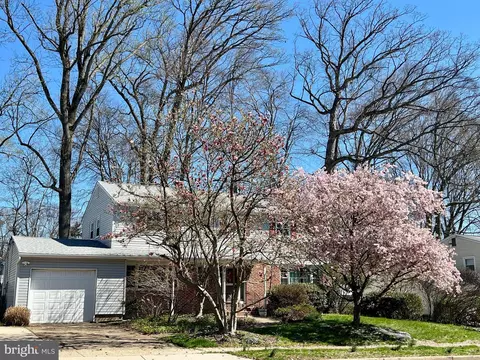 14 E Darrah Ln, Lawrenceville, NJ 08648