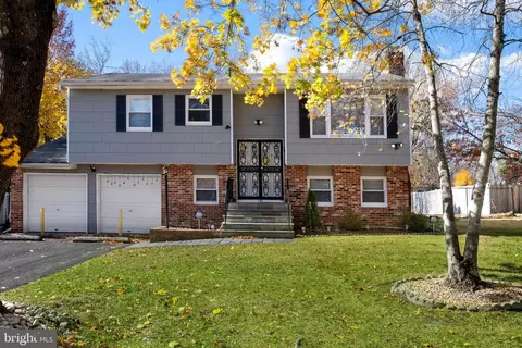 121 Oregon Ave, Ewing, NJ 08638