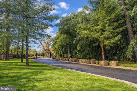 890 Lawrenceville Rd, Princeton, NJ 08540