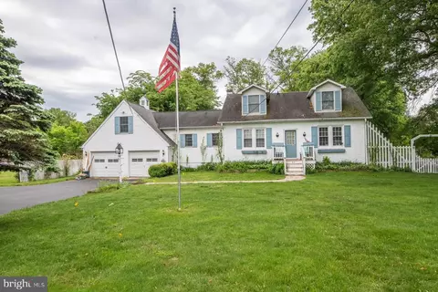 57 Diverty Rd, Pennington, NJ 08534