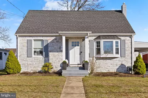 23 Brown Dr, Hamilton, NJ 08690