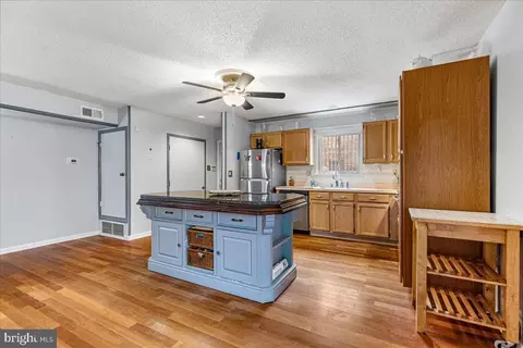 703 Meadow Woods, Lawrence Township, NJ 08648