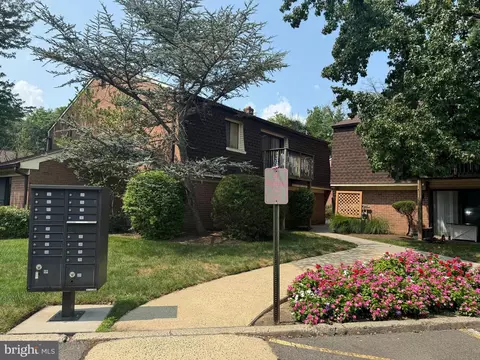 309 Meadow Woods Ln, Lawrence, NJ 08648