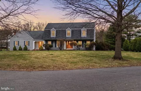 26 Westminster Ct, Princeton Junction, NJ 08550