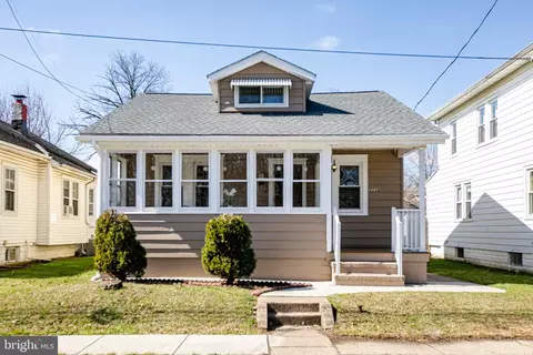 2220 Spruce St, Ewing, NJ 08638