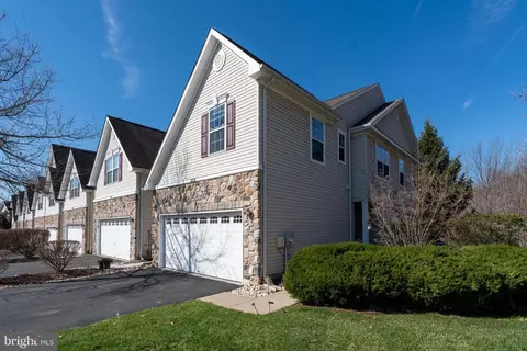 233 Concord Pl, Pennington, NJ 08534