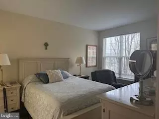 1324 Sierra Dr, Hamilton, NJ 08619