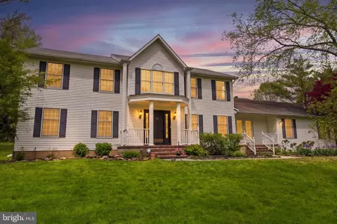 12 Coventry Ln, Hopewell, NJ 08525