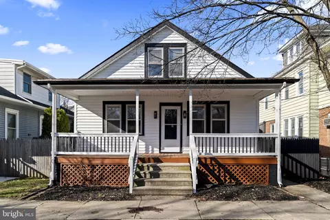 825 Lyndale Ave, Trenton, NJ 08629