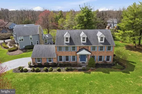 1 Chatsworth Ct, Lawrenceville, NJ 08648