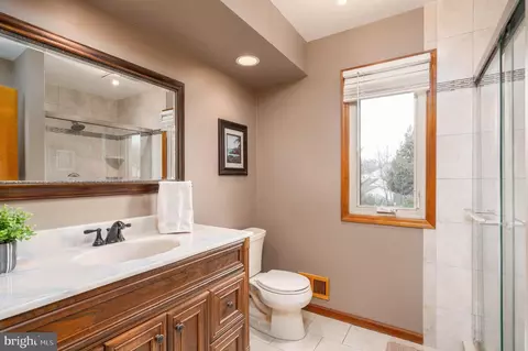 Bath - 9 Timber Wolf Dr, Hamilton, NJ 08620 photo 1 of 3