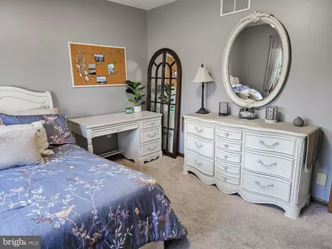 Bedroom - 9 Timber Wolf Dr, Hamilton, NJ 08620 photo 3 of 7