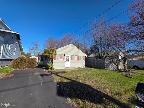 1625 Fifth St, Ewing, NJ 08638