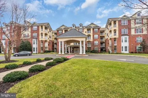 1114 Colts Cir #B, Lawrence Township, NJ 08648