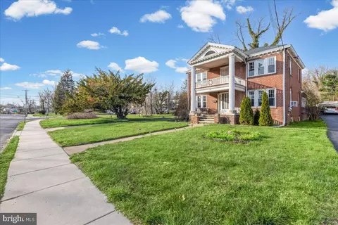 218 Sanhican Dr, Trenton, NJ 08618