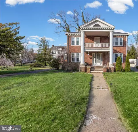 218 Sanhican Dr, Trenton, NJ 08618