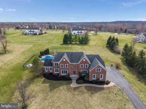 11 Baker Way, Pennington, NJ 08534
