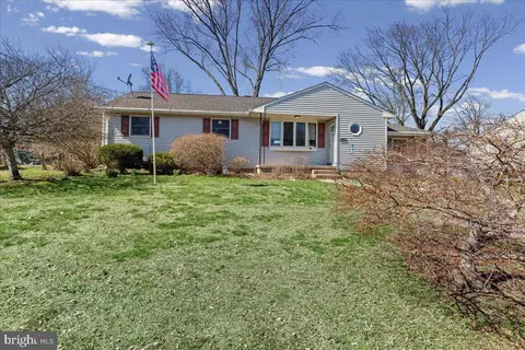 20 Running Brook Rd, Ewing, NJ 08638