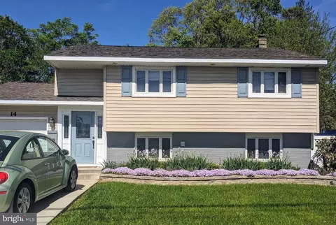 14 Ovington Dr, Hamilton, NJ 08620