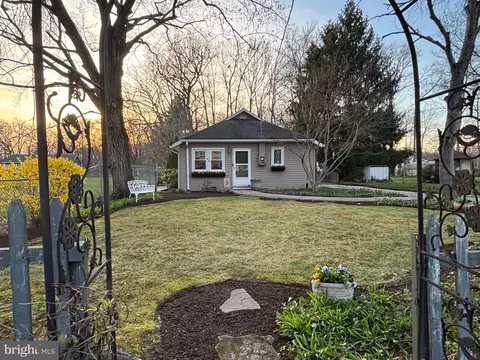 44 Fairlawn Ave, Hamilton, NJ 08619