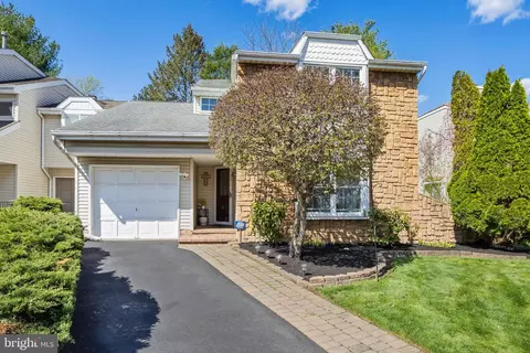 18 Geraldine Rd, East Windsor, NJ 08520