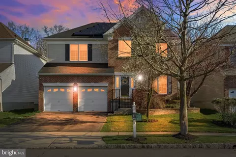 24 Devonshire Dr, Princeton, NJ 08540