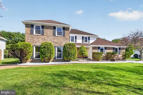 5 Wellesley Ct, Princeton Junction, NJ 08550
