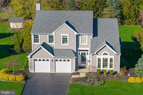 14 Honeysuckle Dr, Robbinsville, NJ 08691