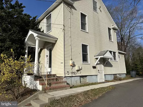 220 Edinburg Rd, Hamilton, NJ 08619