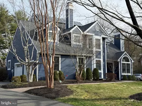 26 Baldwin St, Pennington, NJ 08534